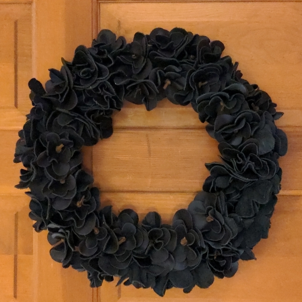 Handmade Leather Flower Rosette Wreath-Black 14" - Picture 2 of 6